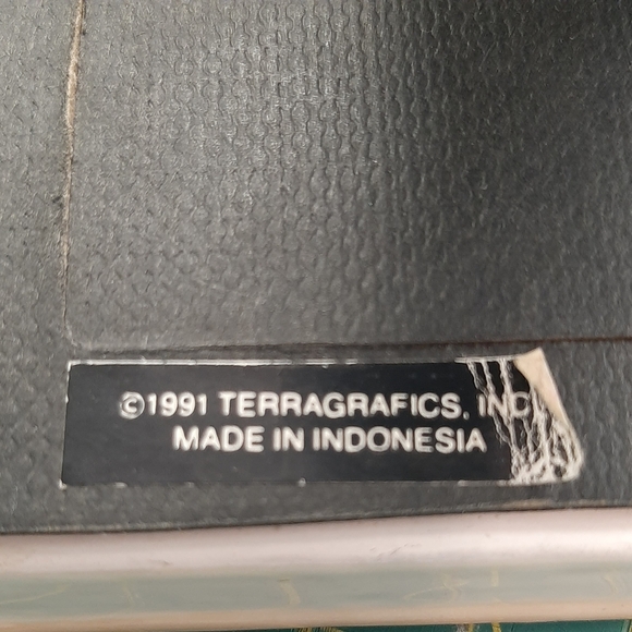 Cream and Green Heart Picture Frame with Floral Accents - Picture 6 of 11